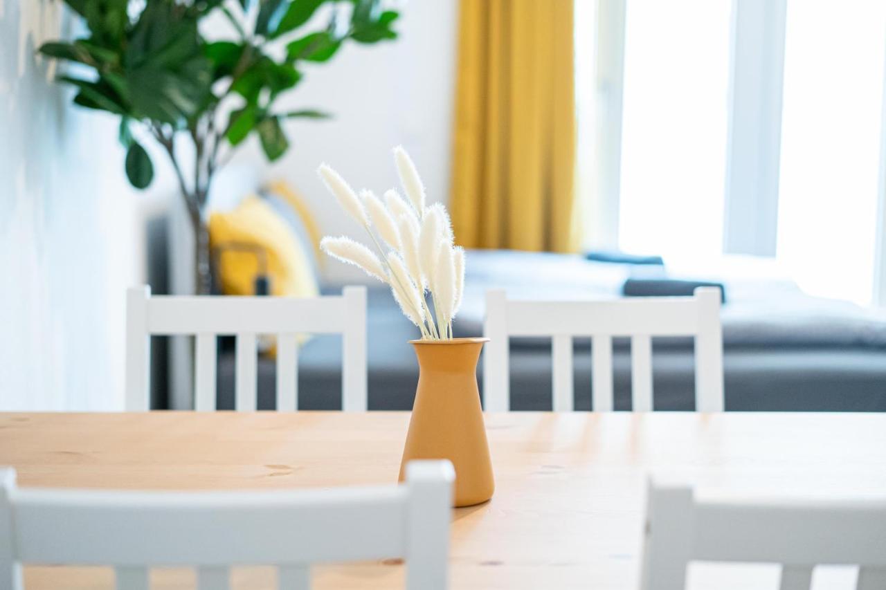 Fullhouse - Dresden - A6 - Washing Machine - Terrace - Nespresso Apartment Bagian luar foto